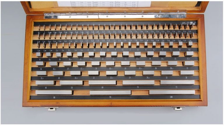 Use of gauge blocks and measurement accuracy