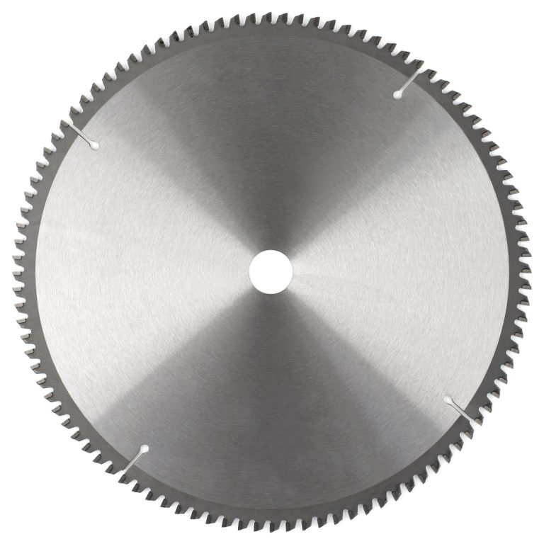 Choice of saw blades for cutting aluminum